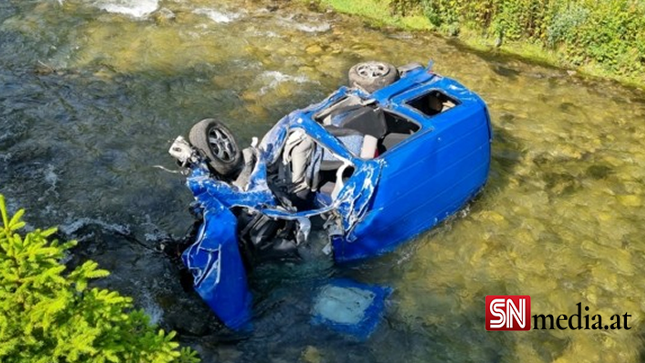 Schober’de otomobil, tur otobüsüne çarptı: 1 ölü