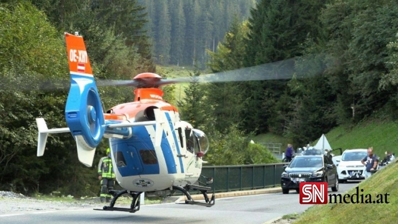 Köprüden uçan motosikletli 50 metre sürüklendi