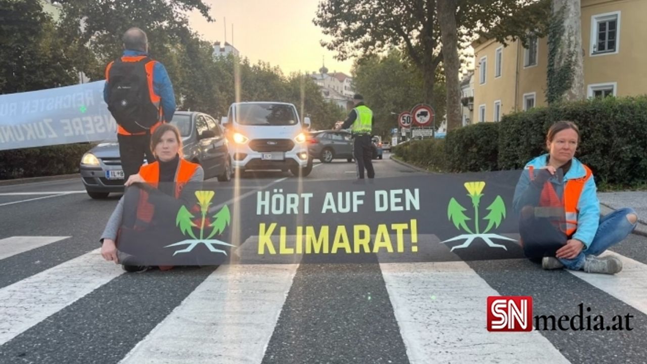 İklim aktivistleri Hall'da trafiğin durmasına neden oldu
