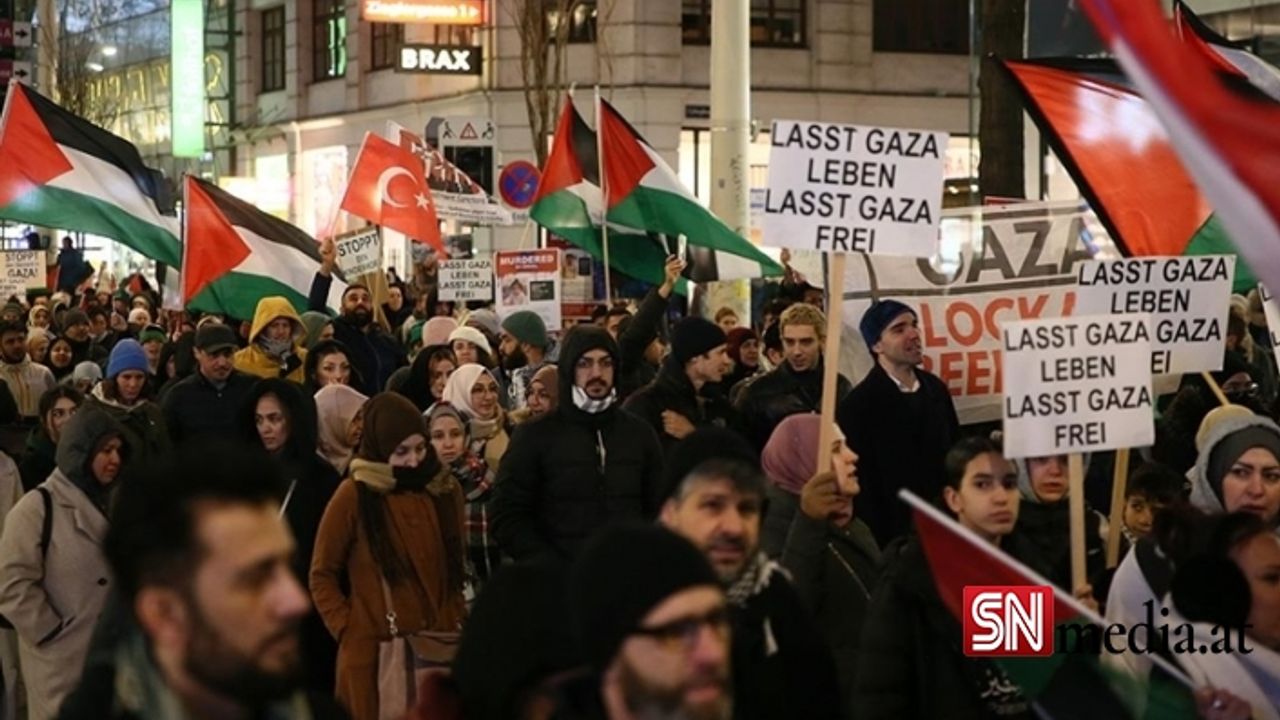 Avusturya'da "İsrail'in Gazze'ye yönelik işgali durdurulsun" gösterisi