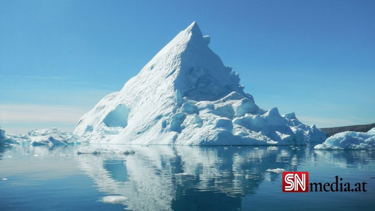Dünya'nın en büyük buz dağı 35 yıl sonra hareket etti