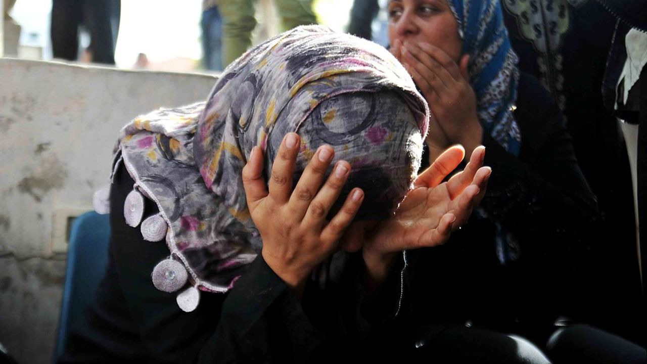 İsrail gece boyunca Gazze'yi vurdu: Can kaybı 21 bin 672 oldu