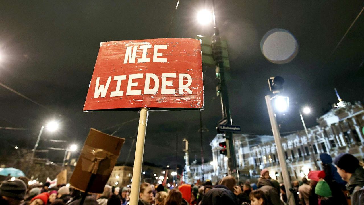 Avusturya'da aşırı sağ karşıtı gösteri düzenlendi