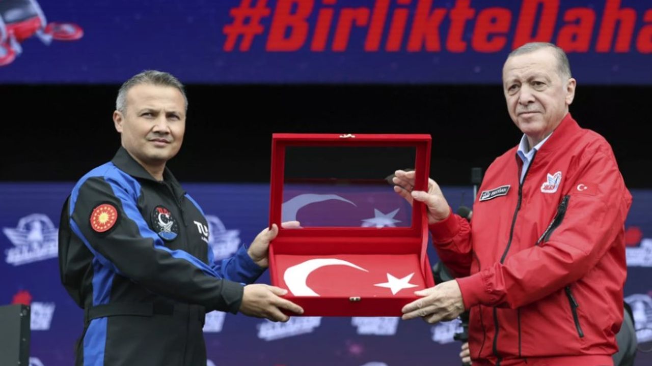 İlk Türk astronot Alper Gezeravcı uzay yolculuğuna çıkıyor