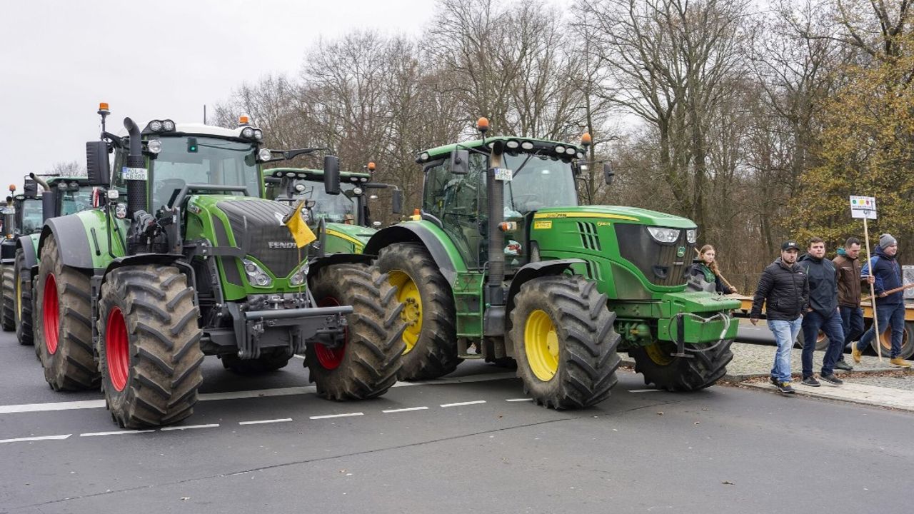 Viyana'da çiftçiler hükümetin tarım politikalarına tepki gösterdi