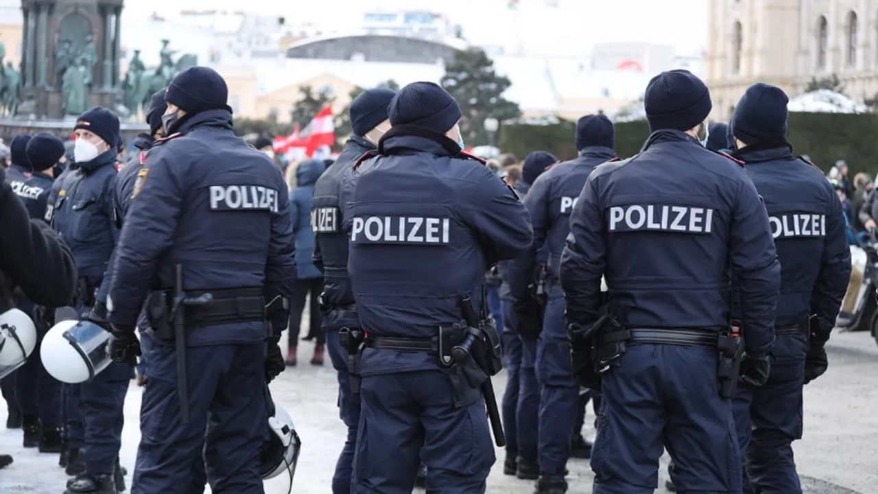 Avusturya'da polis şiddetine karşı şikâyet ofisi EBM faaliyete geçiyor