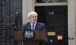 Boris Johnson, Tekrar Başbakan Olma Umuduyla Tatilini Yarım Bıraktı