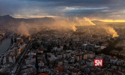 Deprem bölgesinden çarpıcı fotoğraflar