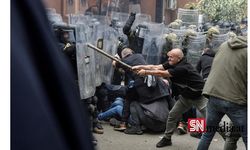 Kosova'da kriz: Sırpların protestosunda 25 NATO gücü yaralandı; Belgrad sınıra asker gönderecek