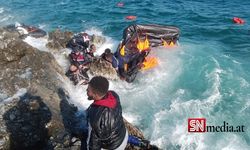 Yunanistan, aralarında çocukların da bulunduğu göçmenleri denizin ortasına bıraktı