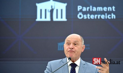 Meclis Başkanı Sobotka'dan siyasetçilere "soğukkanlı olma" çağrısı