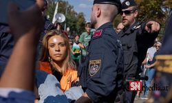 Viyana'daki iklim gösterilerinde 37 kişi gözaltına alındı