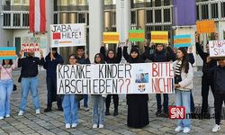 16 yaşındaki çocuğun sınır dışı edilmesine karşı gösteri