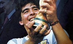 Maradona'nın varisleri, 'kayıp' Altın Top ödülünün satışına karşı dava açtı