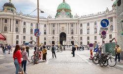 Viyana'daki Michaelerplatz'ta yenileme çalışmaları heyecanı sürüyor