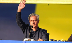 Fenerbahçe Mourinho'yu KAP'a bildirdi: Günlük 1 milyon TL kazanacak