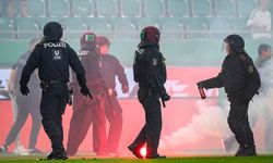 Rapid Wien'den Derbi Olaylarına Karışan Taraftarlara Sert Cezalar