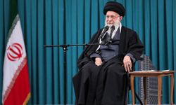 Hamaney: İsrail Büyük Bir Hata Yaptı, Bedelini Ödeyecek