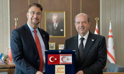 İngiltere'nin Türkiye ticaret elçisi Kıbrıs ziyareti nedeniyle görevinden istifa etti