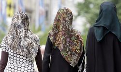 Başörtüsü Yasağı Taslağı Avusturya’da Yeniden Tartışma Yarattı