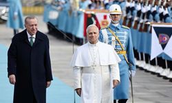 Papa İstanbul'da Sultanahmet'i ziyaret etti, Bartholomeos'la görüştü
