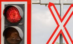 Trenin Çarptığı Araç Sürücüsü Hayatını Kaybetti