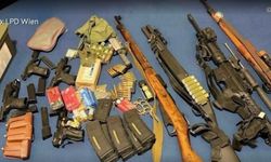 Viyana’da Apartman Dairesinde Hitler Heykeli ve Silahlar Bulundu