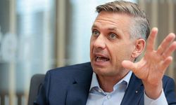 Avusturya Ekonomi Bakanı Hattmannsdorfer Akaryakıt Fiyatlarını Mercek Altına Kaldı