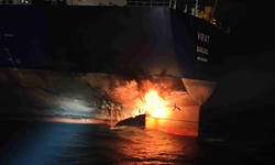 Türk gemisine İstanbul'a ramak kala çifte saldırı: İHA ve İDA ile vuruldu