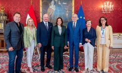 Viyana’da İklim Zirvesi: Van der Bellen, Schwarzenegger ve Harris Bir arada