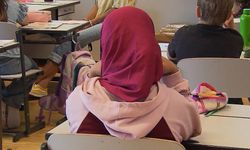Viyana’da 14 yaş altına başörtüsü yasağı yürürlükte: Okullarda yeni dönem başladı