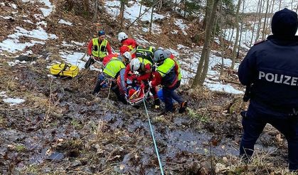 Avusturya'da 14 yaşındaki mülteci çocuk dağlık bölgede donmak üzereyken bulundu