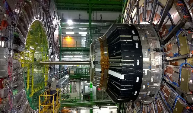 CERN'deki bilim insanları evrenin gizli ya da 'hayalet' parçacıklarını inceleyecek