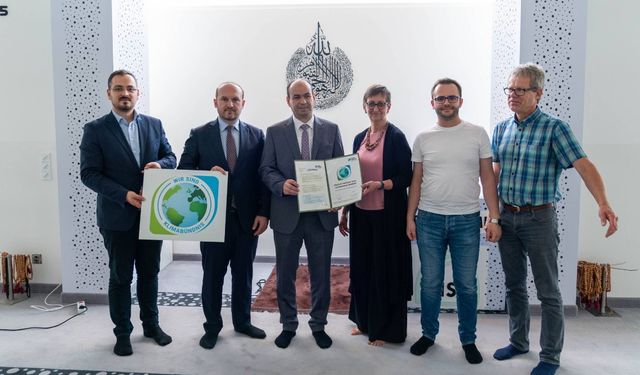 Avusturya'nın İlk "Yeşil Camisi" Büyük Takdir Topluyor