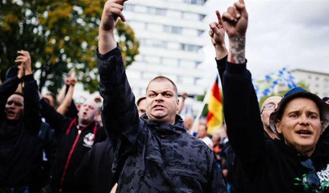 Almanya'da aşırı sağcı medya şirketi "nefret yayma" gerekçesiyle kapatıldı