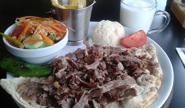 AB'deki döner krizinde son perde: Türk dönerciler tescil başvurularını gerçi çekti