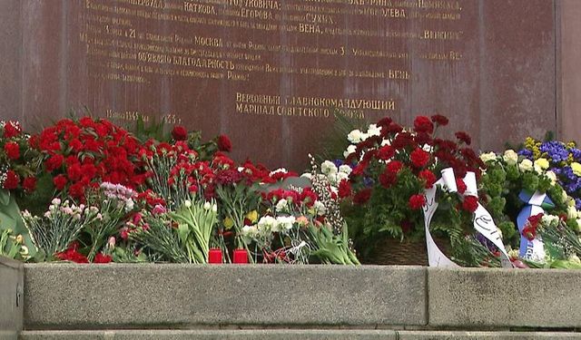 Moskova ve Kiev, Viyana'nın Kurtuluşunu Ayrı Ayrı Andı