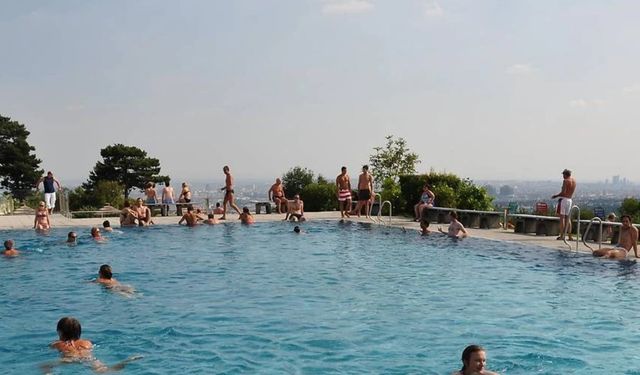 Viyana'da Çocuklara Ücretsiz Yüzme Eğitimi İçin Kayıtlar Başladı