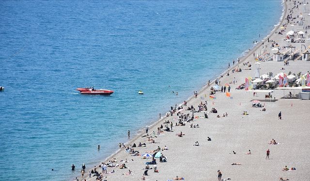 Ekonomik Getiri mi Sosyal Tahribat mı? Avrupa Turizmi Tartışılıyor
