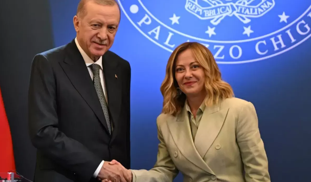 İstanbul'da Akdeniz zirvesi: Cumhurbaşkanı Erdoğan, Meloni ve Dibeybe ile görüştü