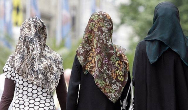 Başörtüsü Yasağı Taslağı Avusturya’da Yeniden Tartışma Yarattı