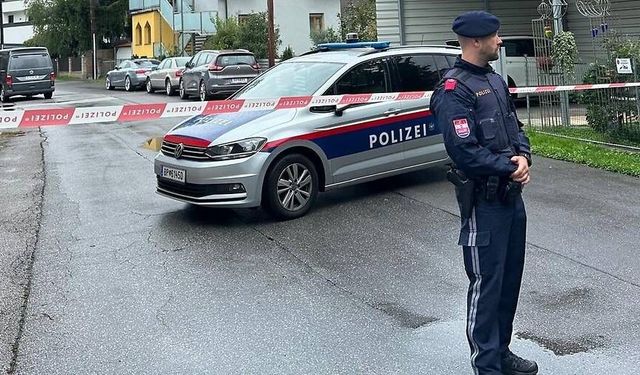 Wels’te 15 yaşındaki e-scooter sürücüsünün üzerinden silah ve uyuşturucu çıktı