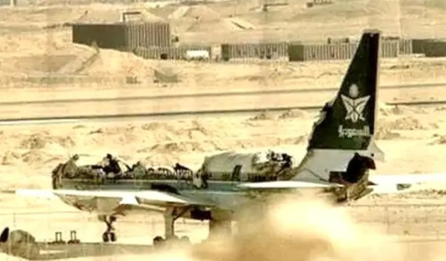 Uçuş 163: Yere sağlam inen uçakta 301 yolcu nasıl öldü?