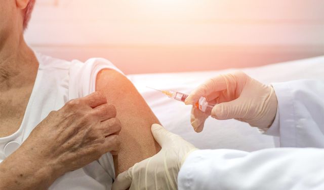60 Yaş Üzeri ve Risk Grupları İçin Zona ve Pnömokok Aşıları Ücretsiz