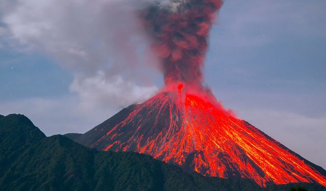 Kilauea Yanardağı bu yıl 37'inci kez lav püskürttü