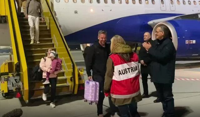 Ortadoğu'dan Avusturyalıları Tahliye Eden İlk Uçak Viyana’ya İndi