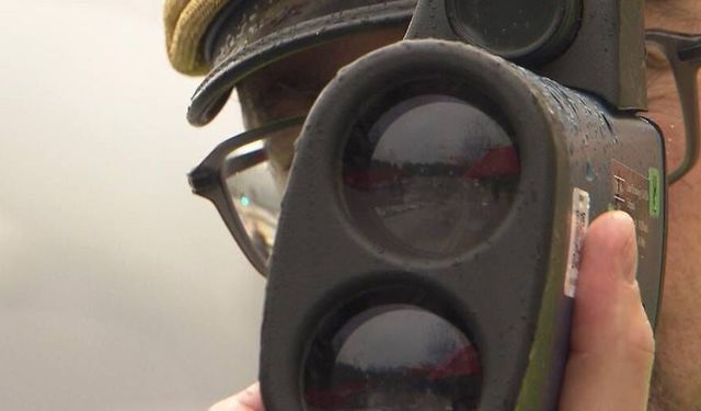 Karintiya’da aşırı hız yapan iki sürücünün ehliyetine el konuldu