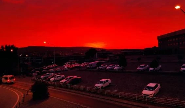 Avrupa'da gökyüzü kızıla büründü! Peki nedeni nedir?