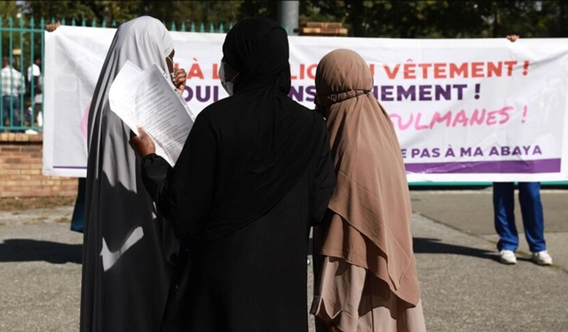 Avusturya'da 14 yaş altına okullarda başörtüsü yasağı yürürlüğe girdi! Müslüman halk konuyla ilgili ne düşünüyor?