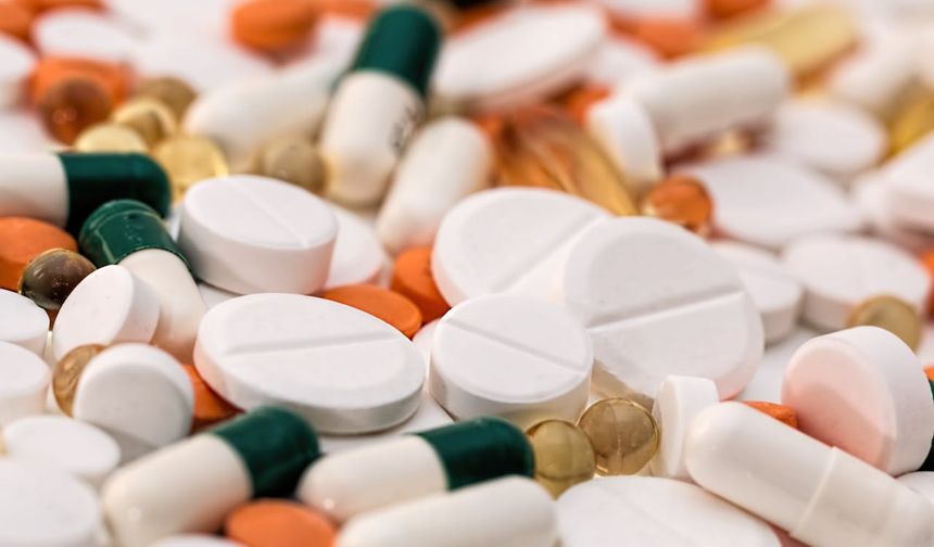 İlaç Geliştirmede Yatırımlar Rekor Kırdı, Klinik Araştırmalar Azaldı